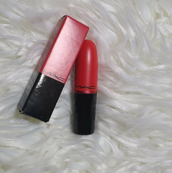 Lady Danger Lipstick from MAC Cosmetics - Picture 2 of 2